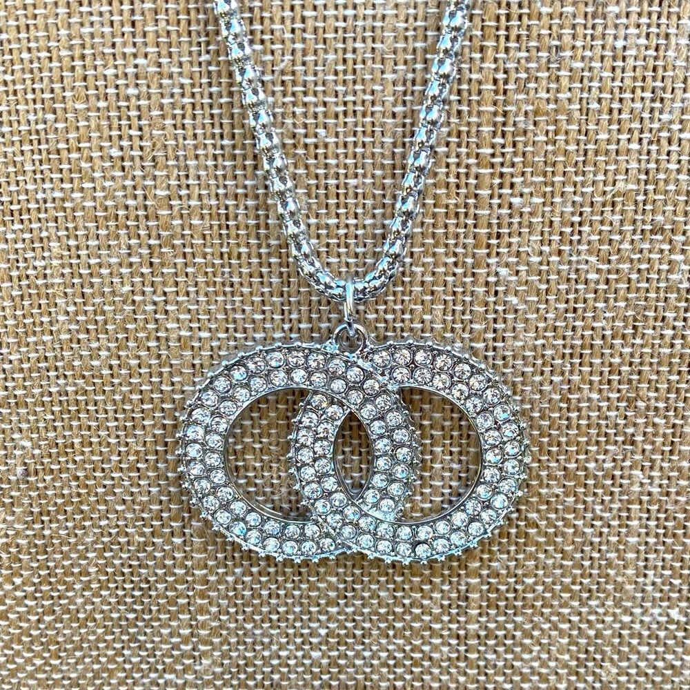 Noir Silver toned Rhinestone Interlocking Circle Necklace. NWT